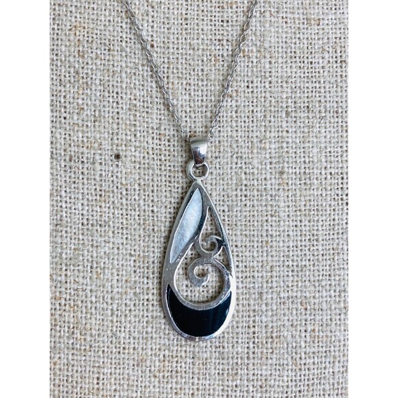 925 Sterling Silver mother of pearl black onyx necklace
